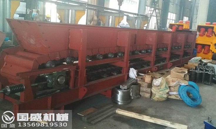 鏈板式輸送機(jī)