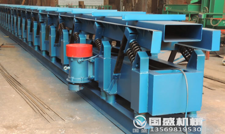 耐高溫長距離振動給料機(jī) 耐高溫長距離振動給料機(jī)